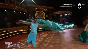 Camarógrafo de Fiebre de Baile sufre dura caída en vivo: "Se tropezó con el bailarín"