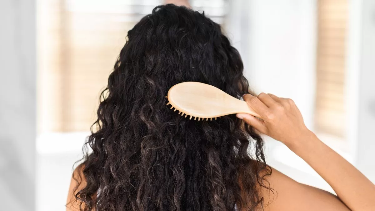 ¿Cada cuánto debes cambiar tu cepillo de pelo? La señal que muchas ignoran al volver a la rutina