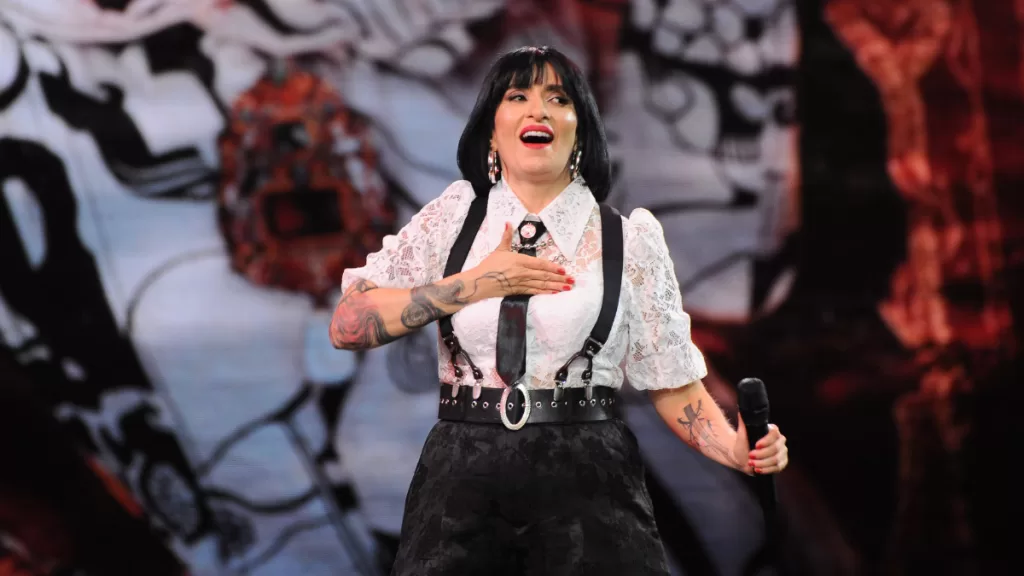 Criticas Piare Con Pe Festival De Viña