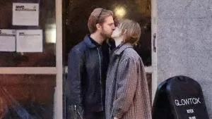 Maya Hawke  Esposo (2)