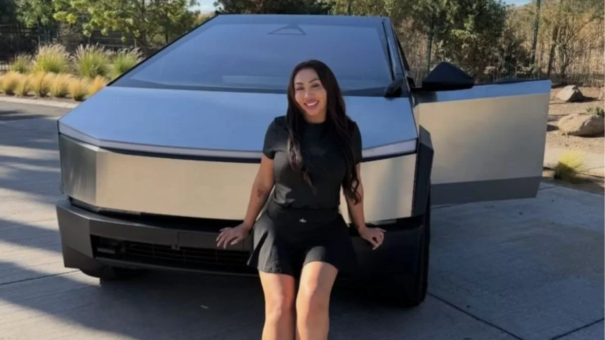 Naya Fácil muestra su nueva y lujosa adquisición: ¿cuánto cuesta el auto que pocos pueden comprar en Chile?