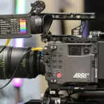 Reconocido rostro de TV anunció su retiro de las pantallas tras intensas polémicas: “daré un paso al costado”