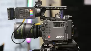 Reconocido rostro de TV anunció su retiro de las pantallas tras intensas polémicas: “daré un paso al costado”