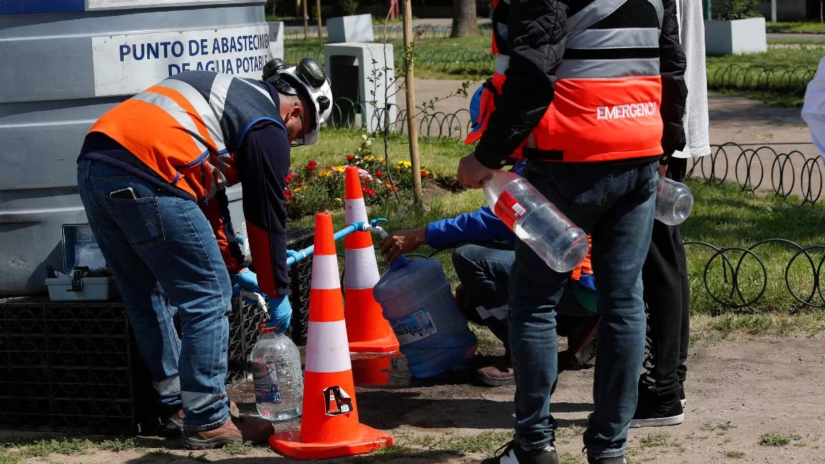 Por hasta 15 horas sin servicio: corte de agua potable afectará a cinco comunas de la Región Metropolitana