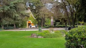 Árboles, tranquilidad y mucha paz: el panorama perfecto para estudiar y concentrarse GRATIS en Santiago