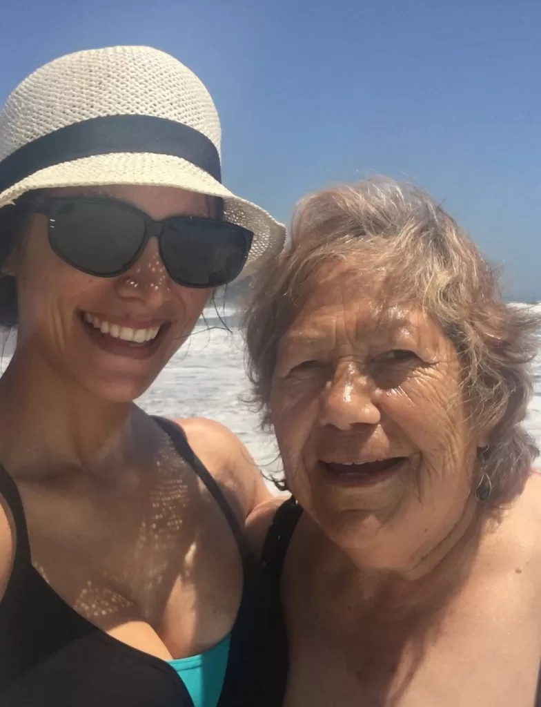 Loreto Aravena y abuela