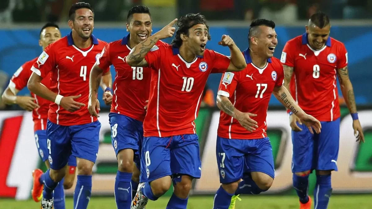 Polémico exfutbolista chileno sorprende tras presentar a su nueva pareja en redes: "Llevan más de tres meses"