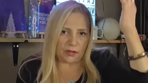 "Va a haber gente que va a morir con esto": Latife Soto advierte catastróficas predicciones para Chile y el mundo