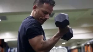 "Dan vergüenza ajena": recordado chico reality chileno se defiende tras ser acusado de subir video drogado con su pareja