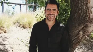 "Nunca lo saqué del closet": panelista de TV se defiende tras críticas por revelar desconocido romance con Koke Santa Ana