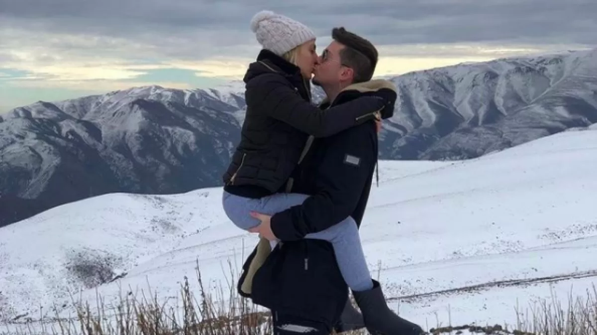 Confirman quiebre de emblemática pareja tras semanas de rumores: "Se acabó. Él viajó soltero..."