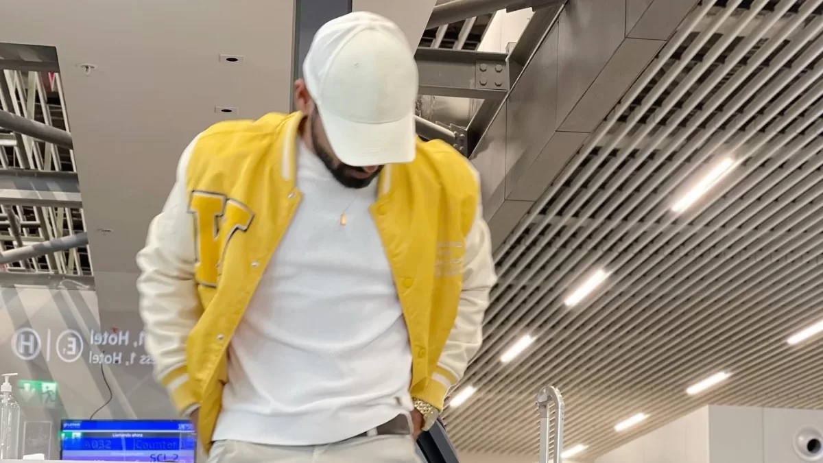 "A mí me gustan las chicas, pero he tenido experiencias con chicos. Soy demasiado caliente, no tengo control"