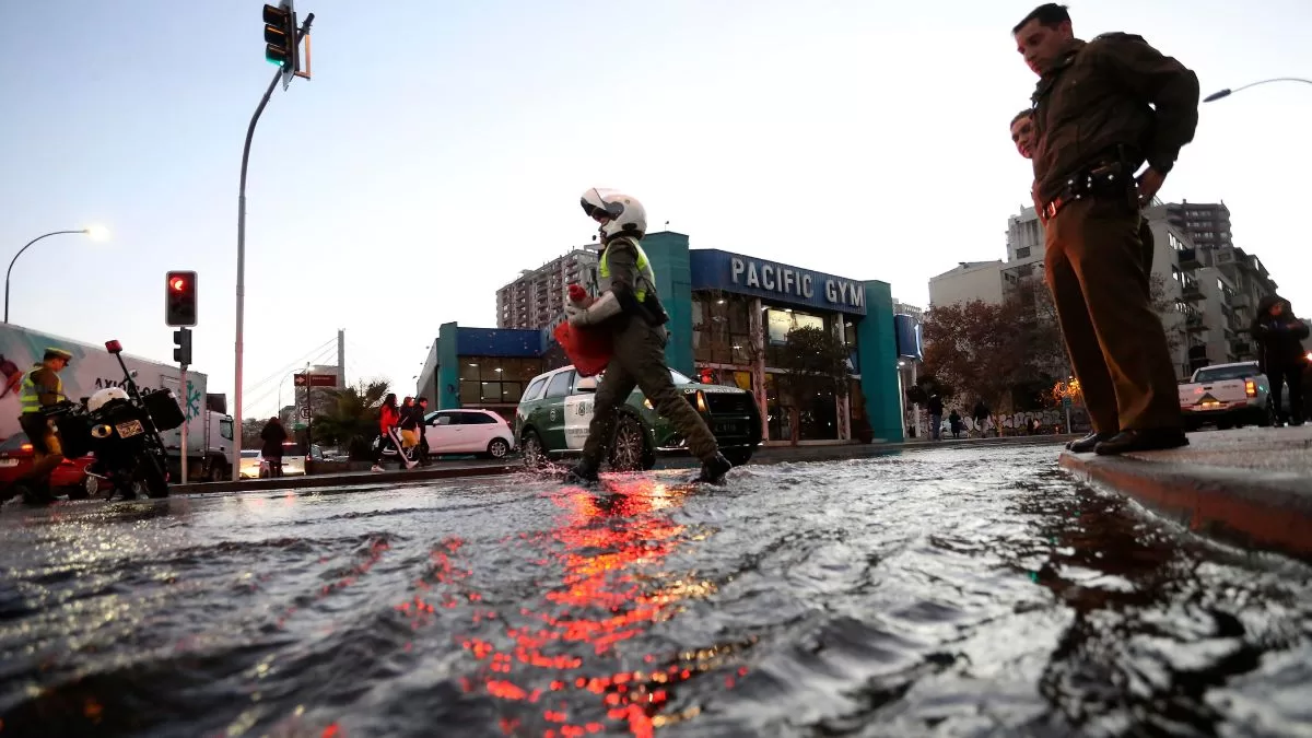 Corte de agua afectará a dos comunas de la Región Metropolitana por hasta 10 horas