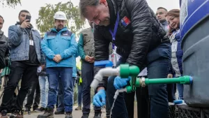 Corte de agua afectará a cuatro comunas de la Región Metropolitana por hasta 15 horas