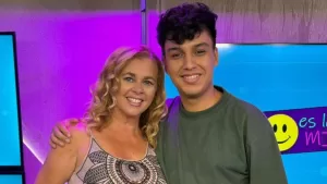 Querido profesional de la TV chilena sorprende al pedirle matrimonio a su pareja: "Para siempre contigo"