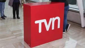 Periodista de TVN se despide del canal tras dos años de servicio: "Gracias por todo"