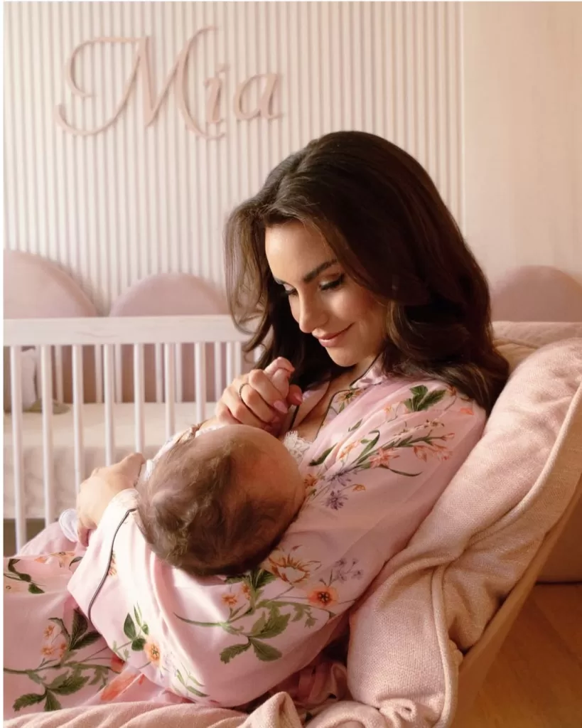 Emilia Dides Mia