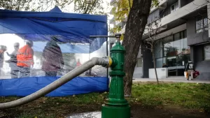 Por hasta 15 horas sin servicio: corte de agua masivo afectará a seis comunas de la Región Metropolitana