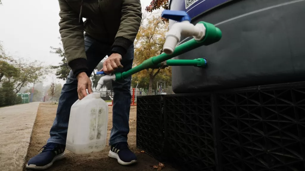 Corte de agua afectará a cuatro comunas de la Región Metropolitana por hasta 10 horas