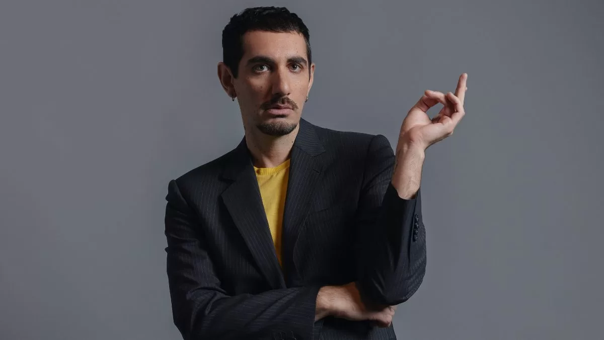 Alex Anwandter anuncia a Gepe, Juliana Gattas, Ángel Parra y Roberto Márquez como invitados para su concierto en el Movistar Arena