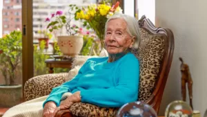 Querida actriz chilena se despide de los escenarios a sus 98 años: así será su último proyecto