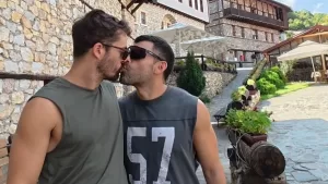 Querido periodista chileno y su pareja sufren violento ataque de homofobia: “Recibimos amenazas de muerte”