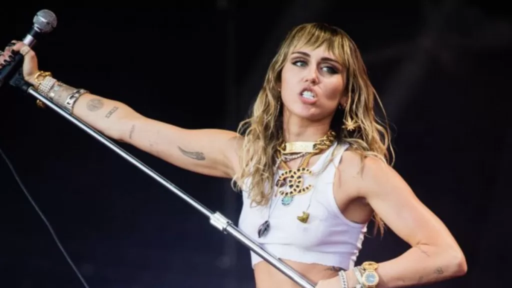 Miley Cyrus (3)