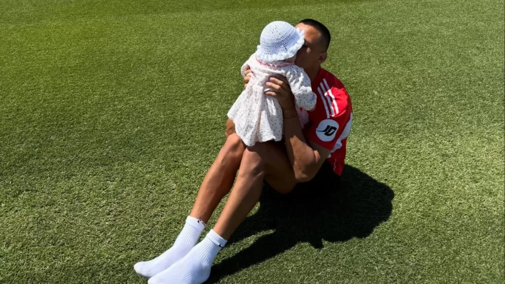 Alexis Sánchez Hija (1)