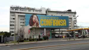El llamativo error en un monumental y un anuncio de TV que sorprendió este martes 