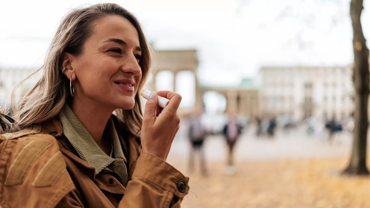 Labios resecos por el frío: los errores que empeoran el problema y cómo cuidarlos este invierno