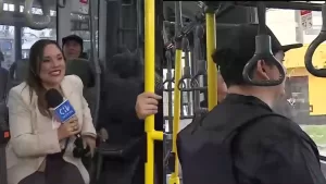Graban "fail" en el debut de los "agentes antievasión" en buses RED: "Es como un capítulo de South Park"