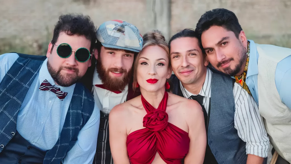 Sigrid Y Los Claveles