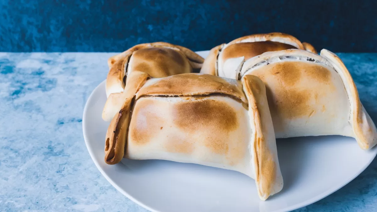 Fiestas Patrias 2026: Estos son los mejores lugares para comer empanadas de pino en Santiago
