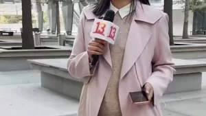 Reconocida periodista de Teletrece anuncia su adiós en vivo tras 6 años en el canal: no contuvo las lágrimas