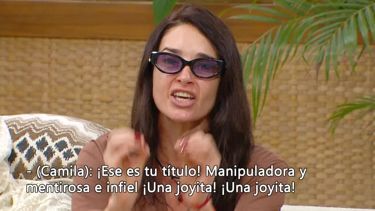 Camila Nash (2)