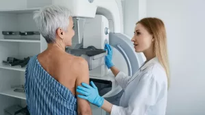 ¿Nódulo, quiste o tumor? Las diferencias que debes conocer si detectas un bulto en la mama