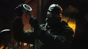 Famoso actor de Batman impacta tras ser visto en Chile: recorrió hasta La Moneda en pleno centro de Santiago