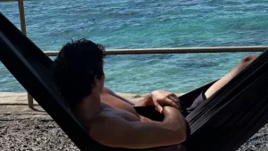 Conocido actor chileno confirma entre lágrimas el fin de su relación: "Yo no quería hacer esto..."